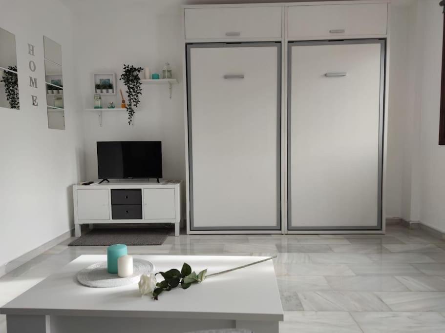 Apartamento-estudio Benalsun Pueblo Evita Benalmadena Bagian luar foto