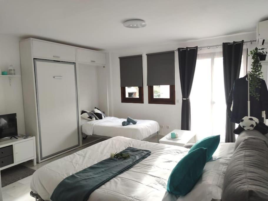 Apartamento-estudio Benalsun Pueblo Evita Benalmadena Bagian luar foto