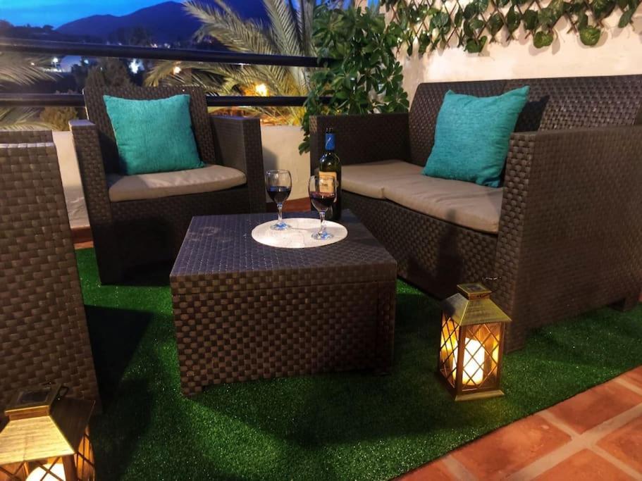 Apartamento-estudio Benalsun Pueblo Evita Benalmadena Bagian luar foto