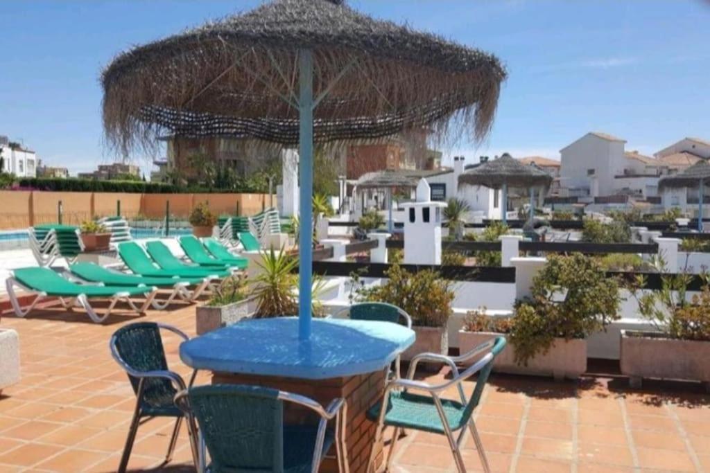 Apartamento-estudio Benalsun Pueblo Evita Benalmadena Bagian luar foto