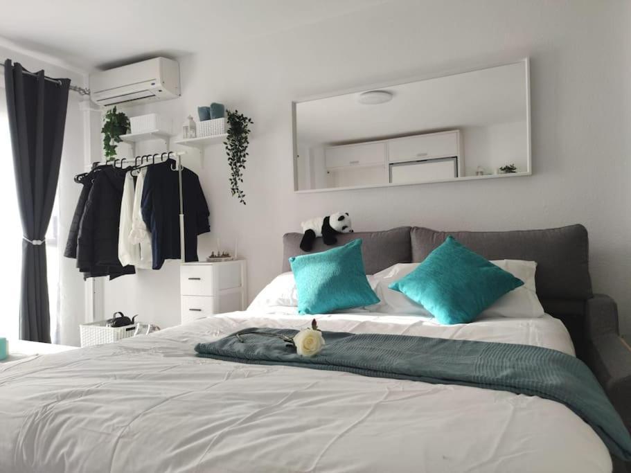 Apartamento-estudio Benalsun Pueblo Evita Benalmadena Bagian luar foto