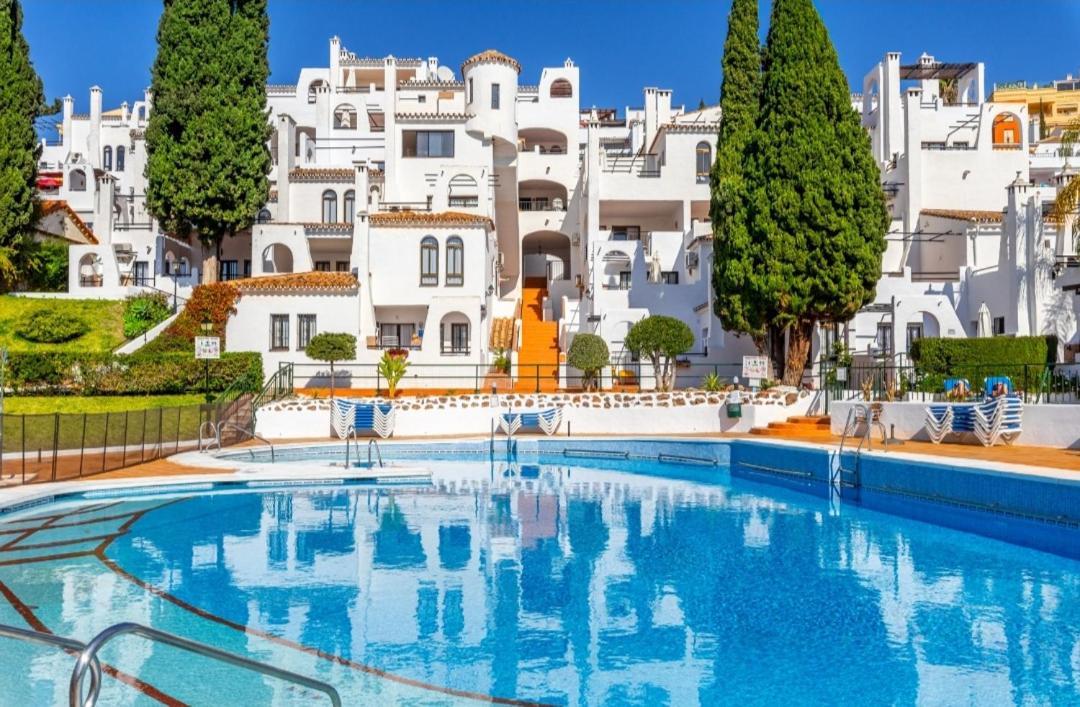 Apartamento-estudio Benalsun Pueblo Evita Benalmadena Bagian luar foto