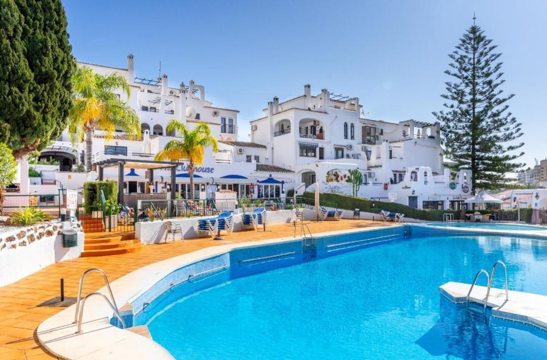Apartamento-estudio Benalsun Pueblo Evita Benalmadena Bagian luar foto